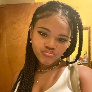 Meet your Posher, April